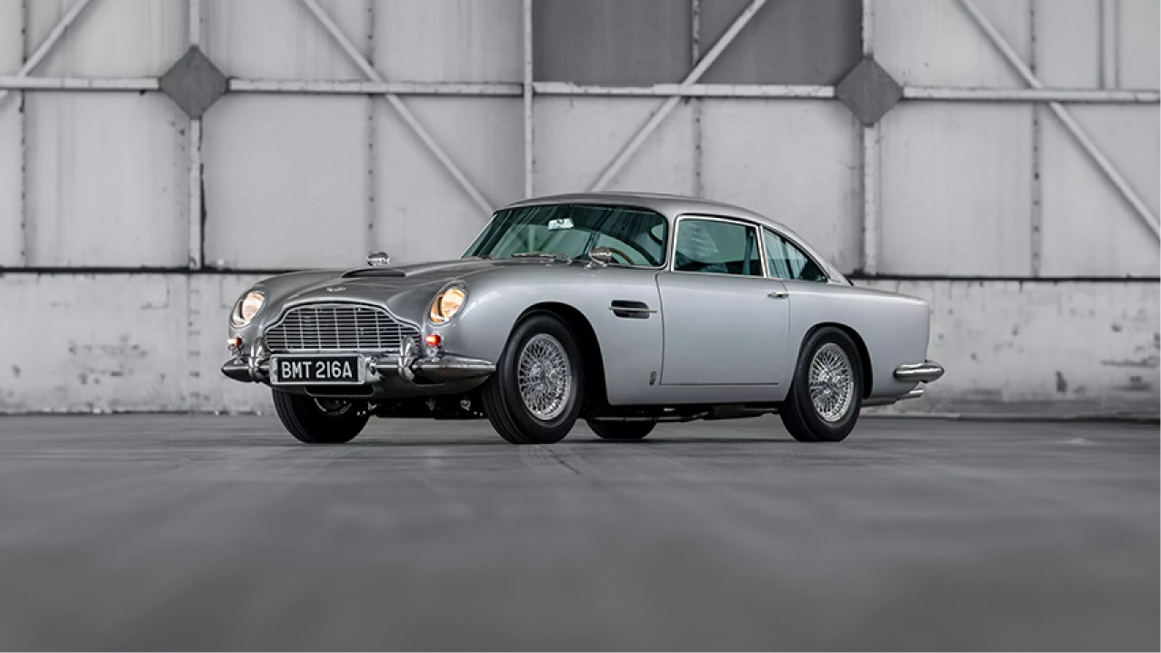 Aston Martin DB5 007 James Bond Skyfall Zip Pouch by